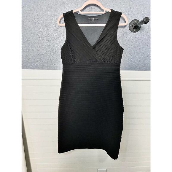 Tana B Black Sheath V- Neck Sleeveless Dress - Picture 3 of 5